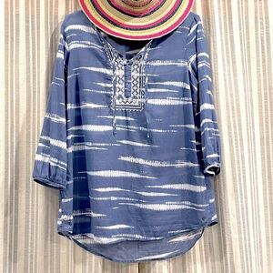 🌿 3/$18 - Eddie Bauer blue & white 3/4 sleeve tunic